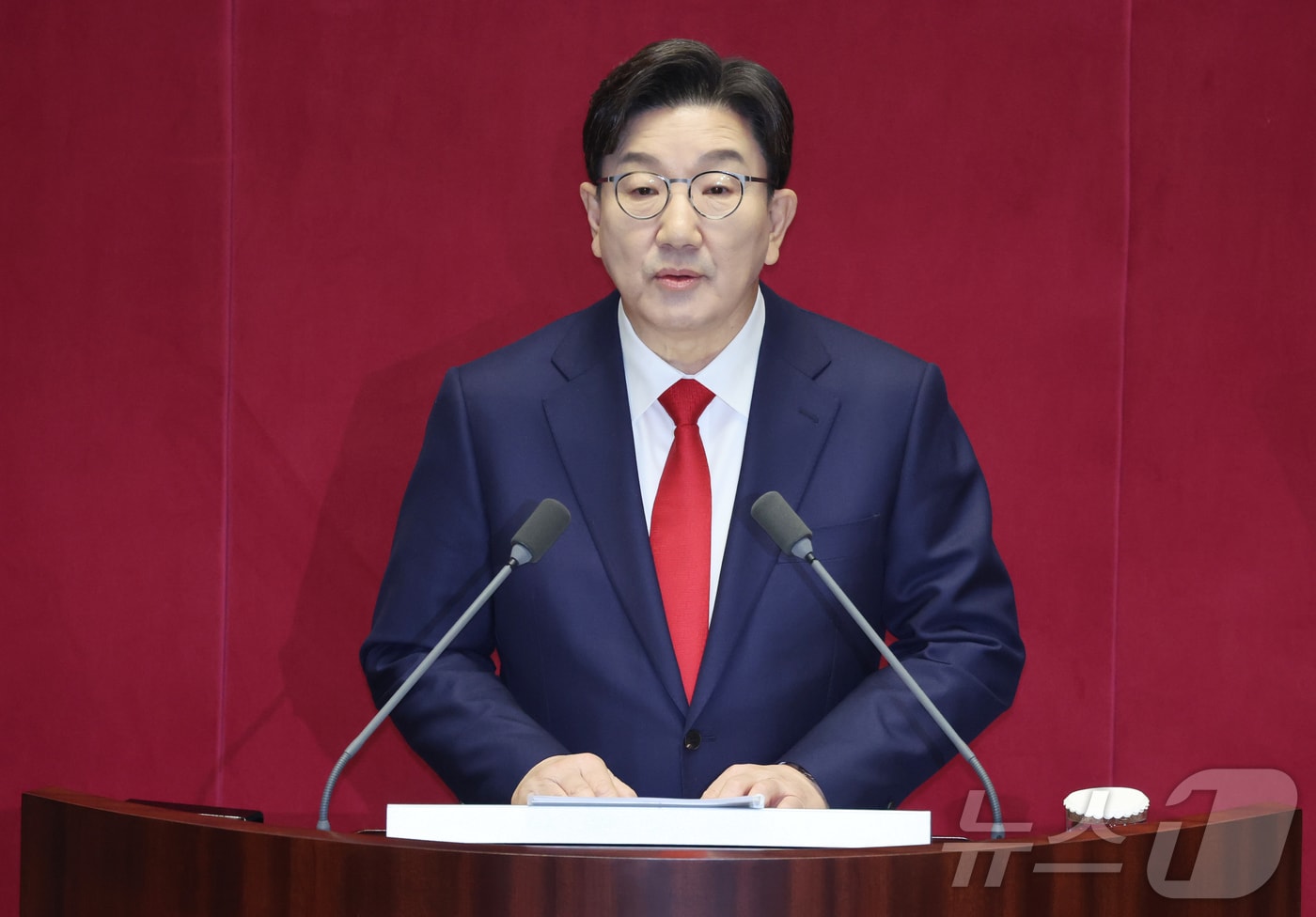권성동 국민의힘 원내대표가 11일 서울 여의도 국회 본회의장에서 '다시 한번 힘차게 전진하는 대한민국을 만들겠다'는 주제로 제422회 국회(임시회) 교섭단체 대표연설을 하고 있다. 2025.2.11/뉴스1 ⓒ News1 이재명 기자