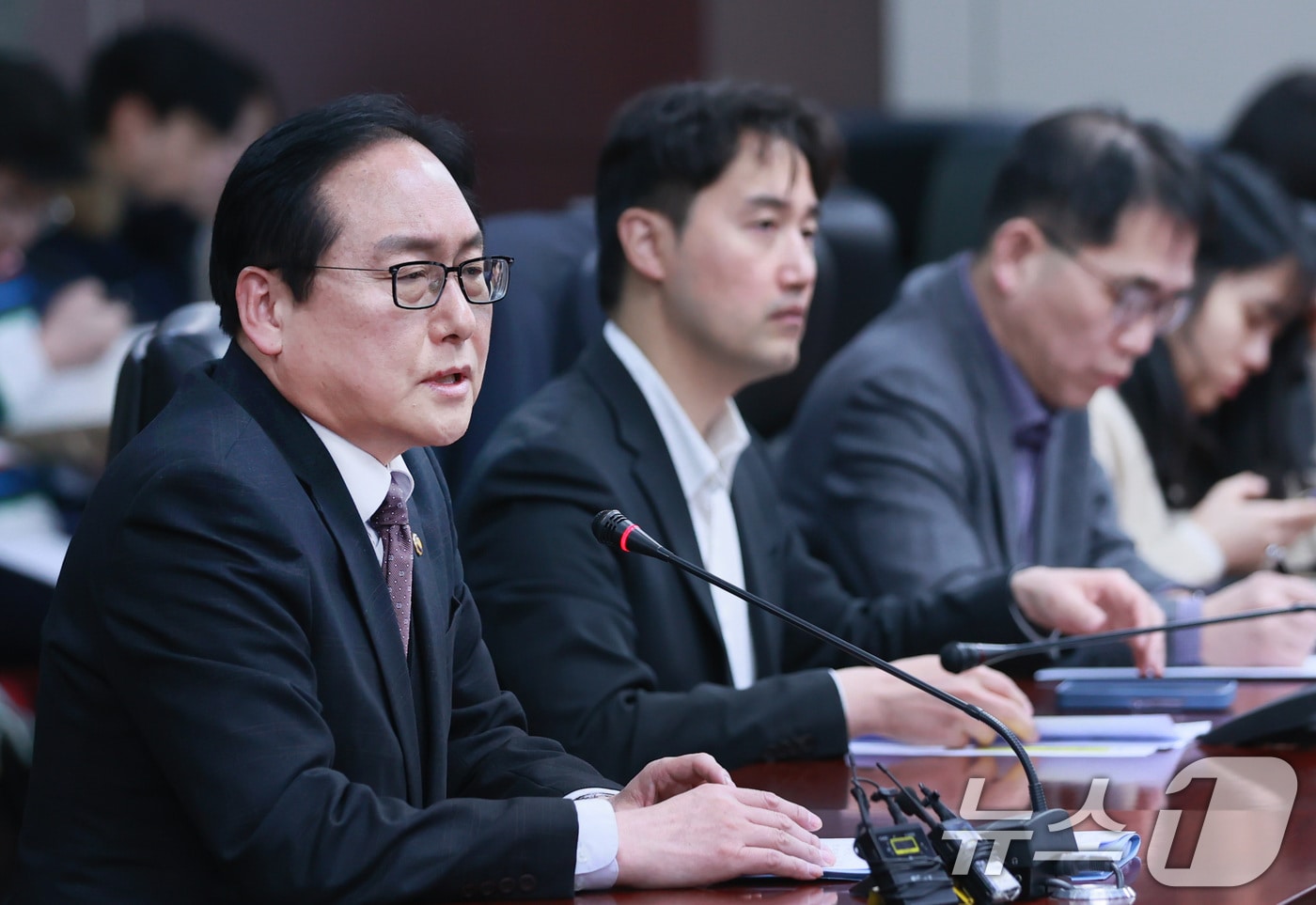 정인교 산업통상자원부 통상교섭본부장이 서울 종로구 한국무역보험공사 대회의실에서 열린 '미국 신정부 철강 알루미늄 관세 대응 업계 간담회'를 주재하고 있다. (산업통상자원부 제공) 2025.2.11/뉴스1