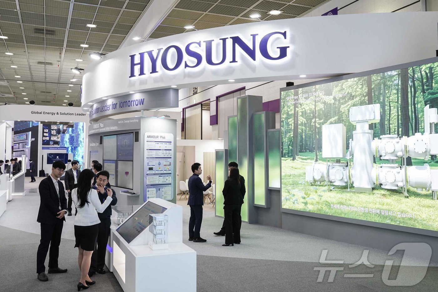 효성중공업의 일렉스 코리아(ELECS KOREA) 2025 전시회 부스(효성중공업 제공)