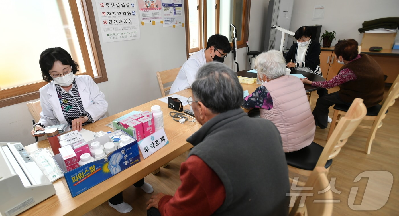 강원 화천군 보건의료원,  ‘행복노년 순회진료’사업. (화천군 제공, 재판매 및 DB금지)