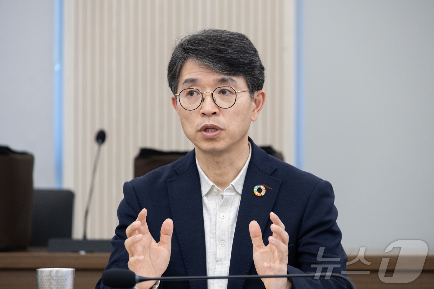 김완섭 환경부장관이 정부세종청사에서 청년세대 및 노동조합 직원들과 소통 간담회를 하고 있다. (환경부 제공, 재판매 및 DB 금지) 2025.2.13/뉴스1