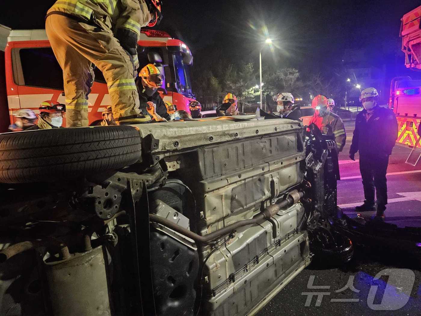 원주 무실동 교통사고 현장.(강원도소방본부 제공, 재판매 및 DB 금지)