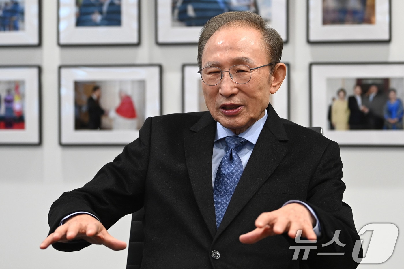 이명박, 보수 정당 참패...반성과 변화 촉구, 중학교 신입생이 입학식 날 폭행 당해, 문화재 유료화 논의와 신예 가수의 꿈