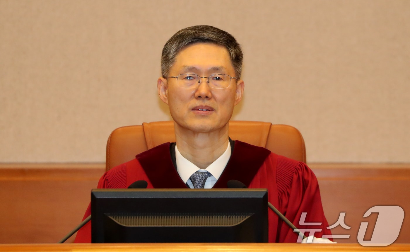 문형배 헌법재판소장 권한대행이 19일 오후 서울 종로구 헌법재판소에서 열린 한덕수 국무총리에 대한 탄핵심판 1차 변론기일에 자리해 있다. &#40;공동취재&#41; 2025.2.19/뉴스1 ⓒ News1 박정호 기자