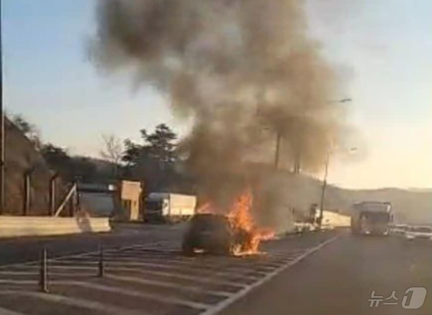 화재 현장. (경기도소방재난본부 제공. 재판매 및 DB 금지) 2025.2.21/뉴스1