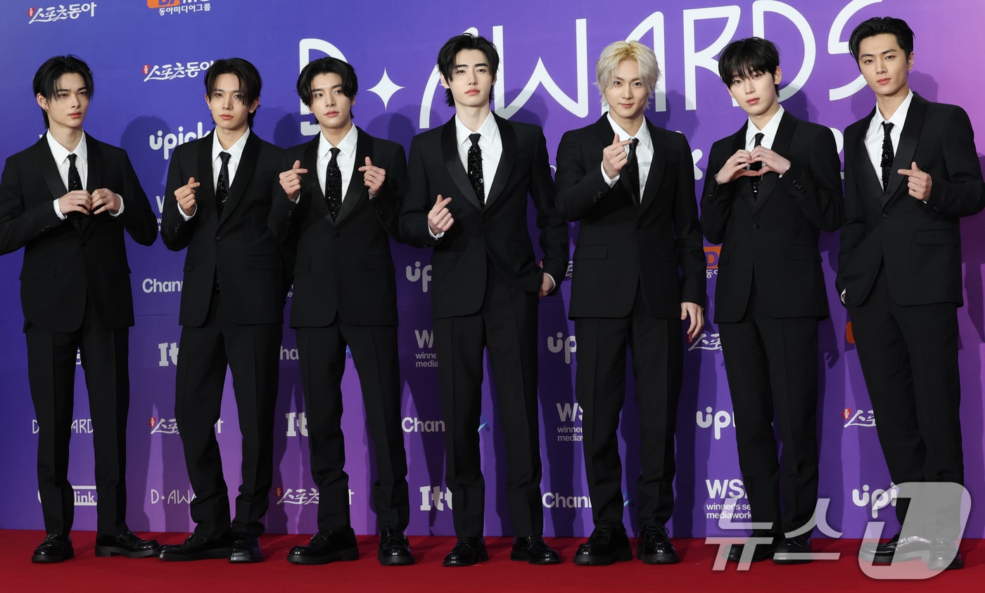 엔하이픈 니키(왼쪽부터)와 희승, 제이크, 성훈, 정원, 선우, 제이 ⓒ News1