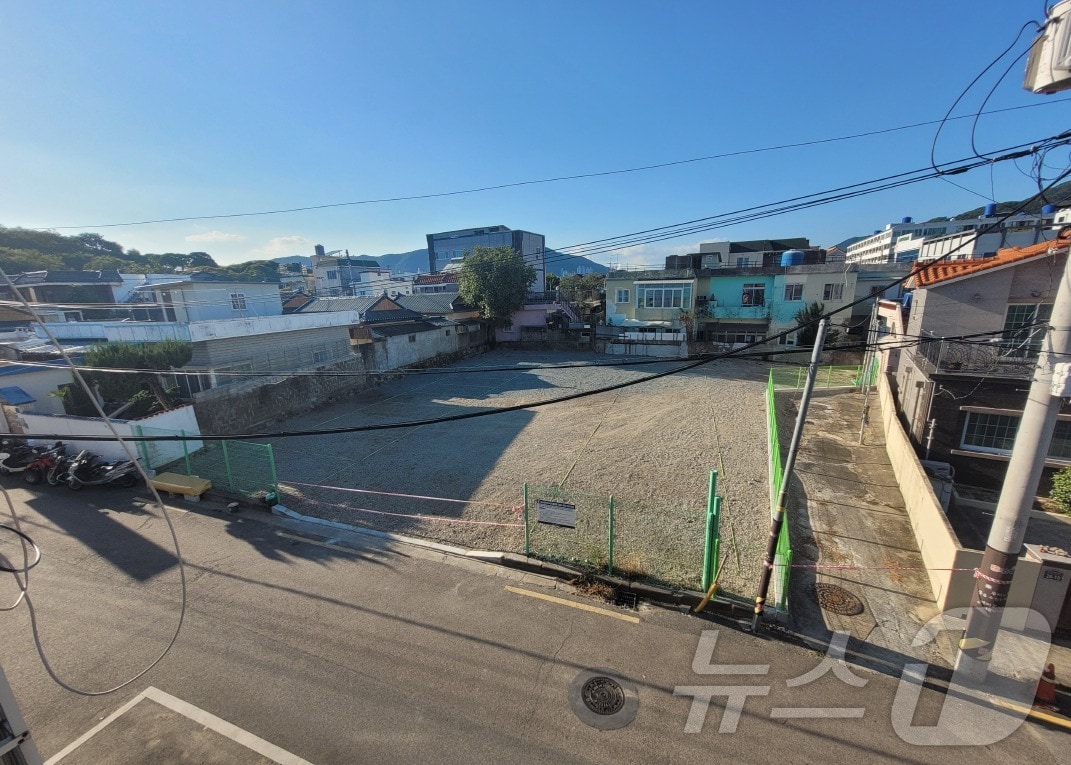 김해시가 오는 6월까지 공한지 임시 공영주차장 4곳 50면을 확충한다. 사진은 시 공한지 공영주차장 모습.&#40;김해시 제공. 재판매 및 DB금지&#41;