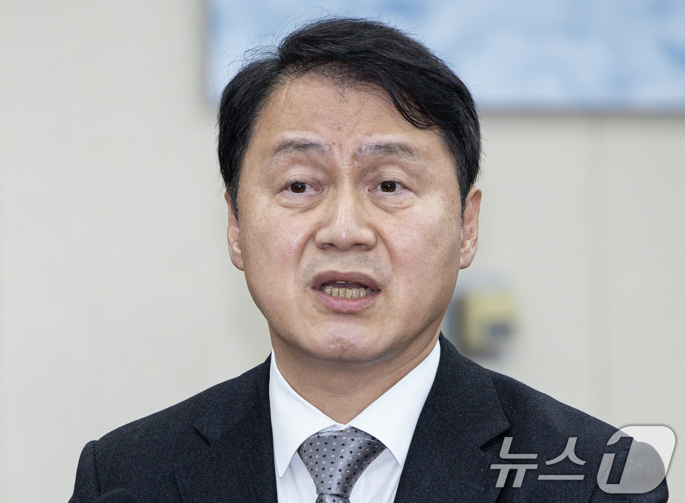 김주현 대통령비서실 민정수석이 25일 오후 서울 여의도 국회에서 열린 윤석열 정부의 비상계엄 선포를 통한 내란 혐의 진상규명 국정조사 제5차 청문회에서 의원 질의에 답변하고 있다. 2025.2.25/뉴스1 ⓒ News1 이재명 기자