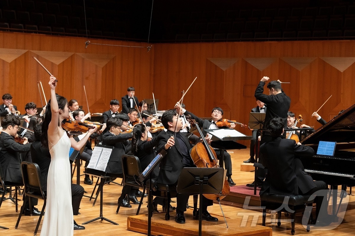 지난 25일 서울시 서초동 소재 예술의전당 콘서트홀에서 진행된 '2025 위드콘서트'에 공연 모습(신한은행 제공)