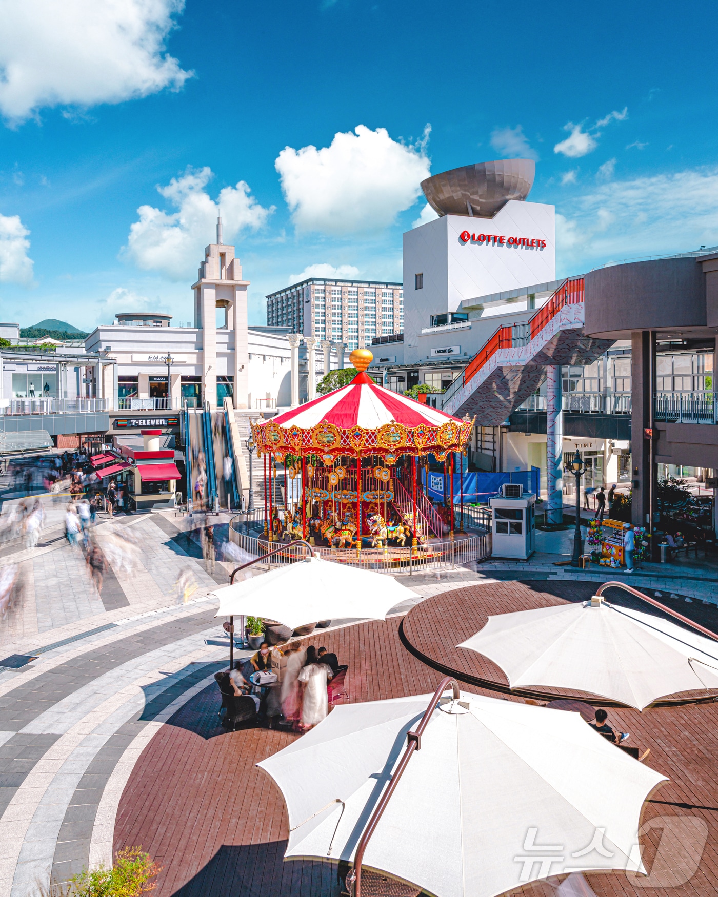 대구 롯데아울렛은 오는 28일부터 3월 3일까지 '봄나들이 특집전'을 진행한다. 사진은 이시아폴리스점 전경.(롯데아울렛 제공. 재판매 및 DB 금지)