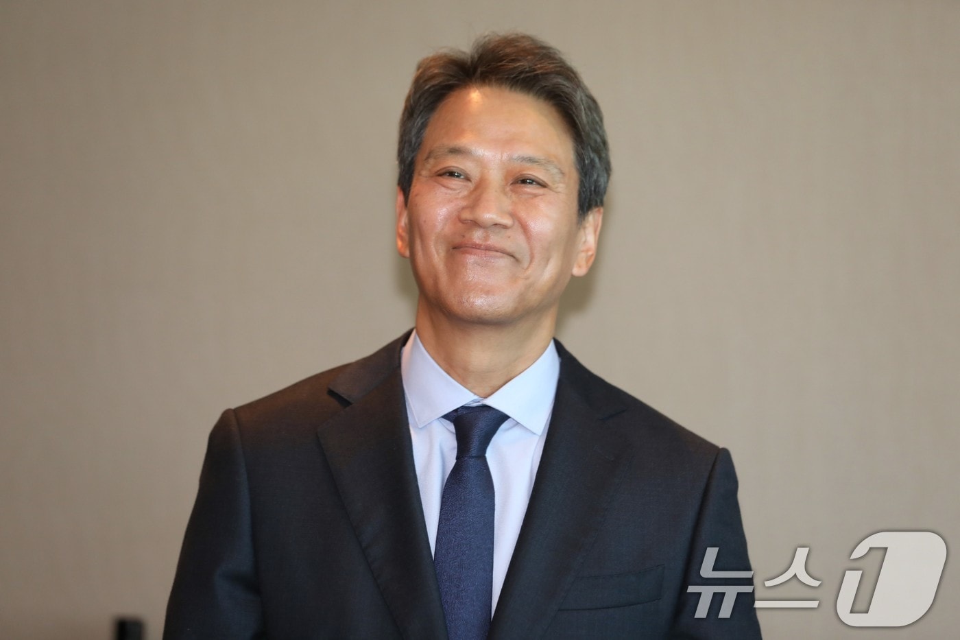 임종석 전 대통령비서실장.이 지난 2월 27일 이재명 더불어민주당 대표와 오찬 회동을 위해 서울 여의도 한 식당에 모습을 드러내고 있다. (공동취재) 2025.2.27/뉴스1 ⓒ News1 이광호 기자