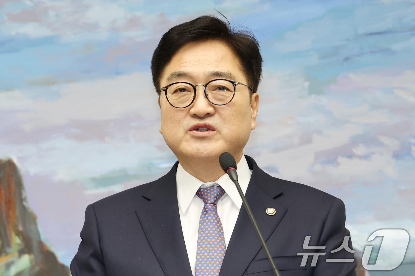 우원식 국회의장이 27일 오후 서울 여의도 국회에서 현안 관련 기자회견을 하고 있다. 2025.2.27/뉴스1 ⓒ News1 이광호 기자