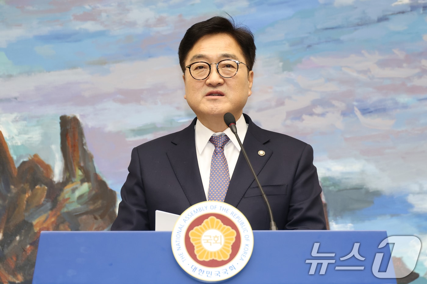 우원식 국회의장이 27일 오후 서울 여의도 국회에서 현안 관련 기자회견을 하고 있다. 2025.2.27/뉴스1 ⓒ News1 이광호 기자