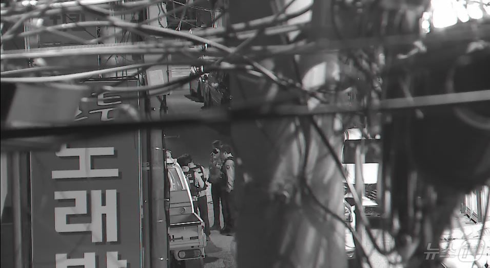 지난 27일 새벽 울산 남구의 한 주택가에서 공연음란 행위를 한 40대가 폐쇄회로(CC)TV 통합관제센터의 협조로 경찰에 검거됐다.(울산 남구 제공. 재판매 및 DB 금지) /뉴스1