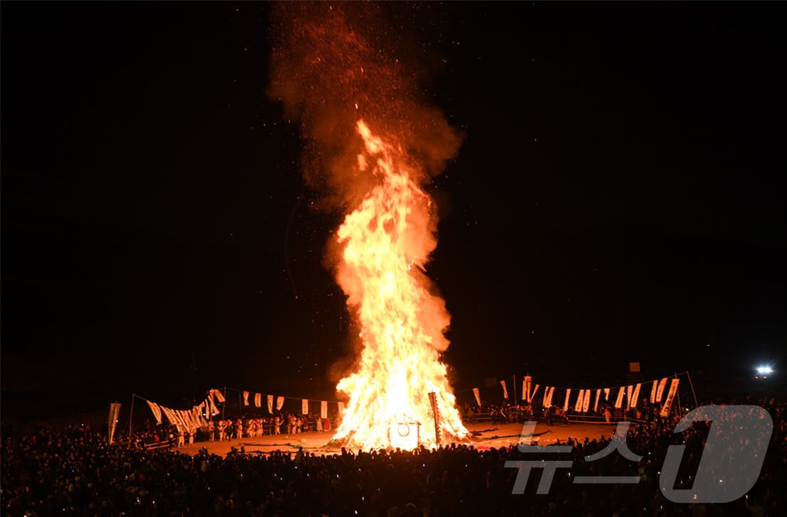 2024년 철마면 정월대보름 달집 행사 현장(기장군청 제공)