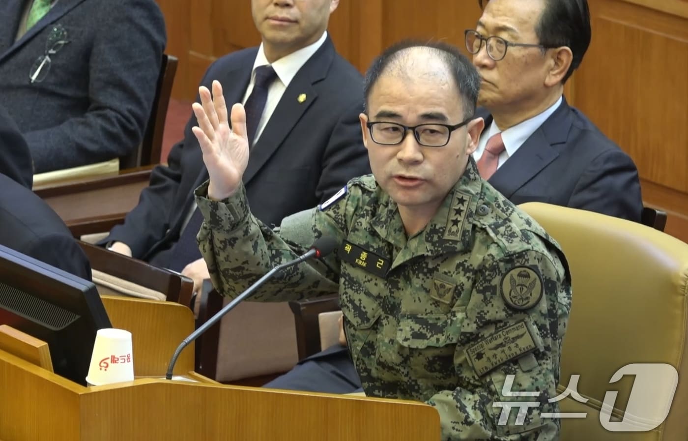곽종근 전 육군 특수전사령관이 지난 6일 서울 종로구 헌법재판소에서 열린 탄핵 심판 6차 변론기일에서 질문에 답하고 있다. &#40;헌법재판소 제공&#41; 2025.2.6/뉴스1