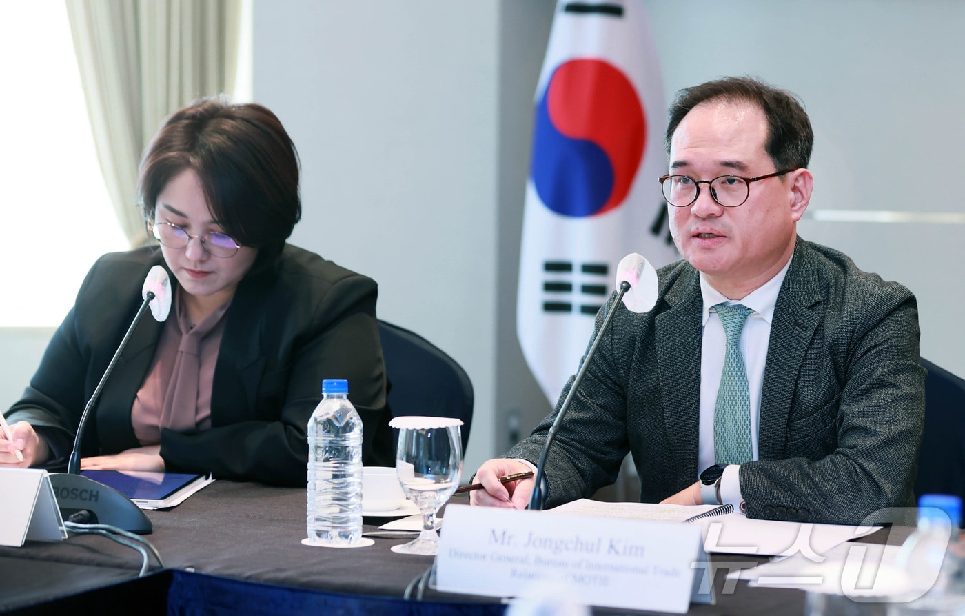 김종철 산업통상자원부 통상협력국장(수석대표)이  7일 오후 서울 소공동 롯데호텔에서 '코리아-베트남 플러스 공동작업반 회의'에 참석해 ‘양국 교역·투자 현황, 글로벌 공급과잉 등 주요 이슈, 원전협력’등 주요 의제를 논의하고 있다.(산업통상자원부 제공)2025.2.7/뉴스1