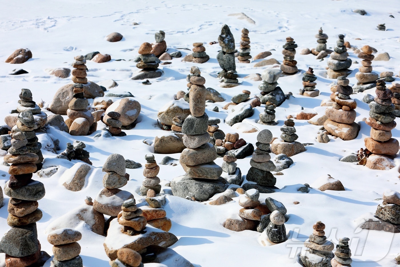 강원 인제군 북면 내설악 백담사가에 쌓인 눈..(인제군 제공) ⓒ News1 이종재 기자