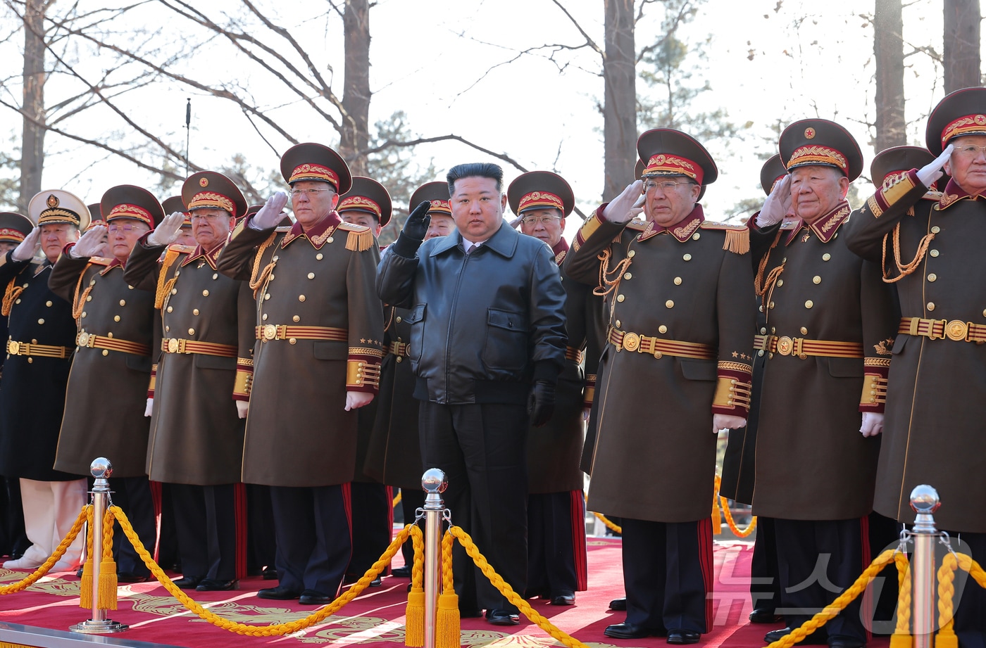 &#40;평양 노동신문=뉴스1&#41; = 지난 8일 북한 건군절 77주년을 맞아 김정은 당 총비서가 국방성을 축하방문한 모습. 이날 김 총비서는 미국과 서방국가를 비난하며 &#34;핵무력의 고도화&#34;를 재차 강조했다. [국내에서만 사용가능. 재배포 금지. DB 금지. For Use Only in the Republic of Korea. Redistribution Prohibited] rodongphoto@news1.kr