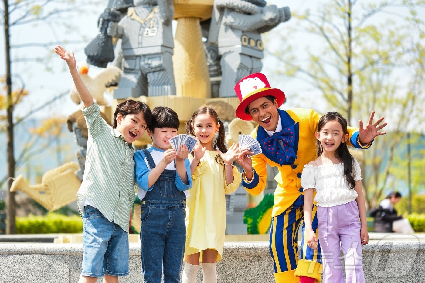 레고랜드가 봄 시즌을 맞아 플래시 세일과 함께 신규 연간이용권 2종을 출시했다.(레고랜드 제공, 재판매 및 DB금지)