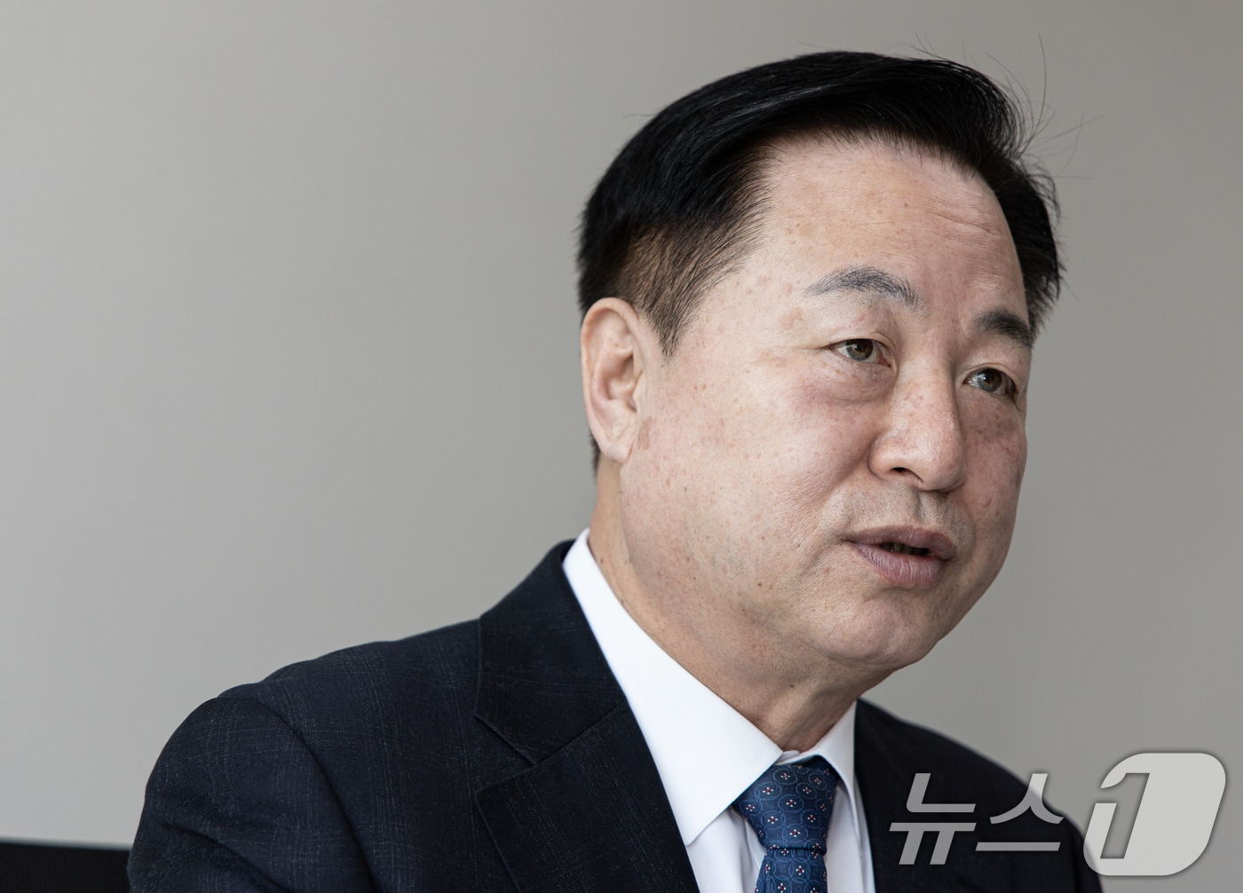 김두관 전 민주당 의원이 10일 서울 여의도의 사무실에서 뉴스1과 인터뷰를 하고 있다. ⓒ News1 이재명 기자