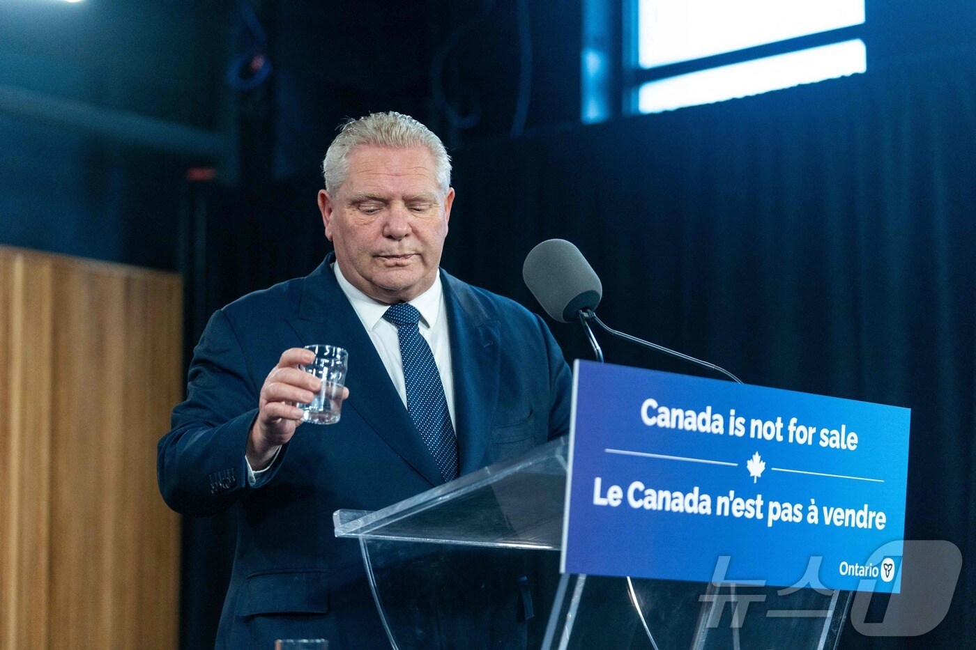 더그 포드 캐나다 온타리오 주지사가 10일(현지시간) 미국에 수출하는 전기 요금을 25% 할증한다고 발표했다. 2025.03.10. ⓒ AFP=뉴스1