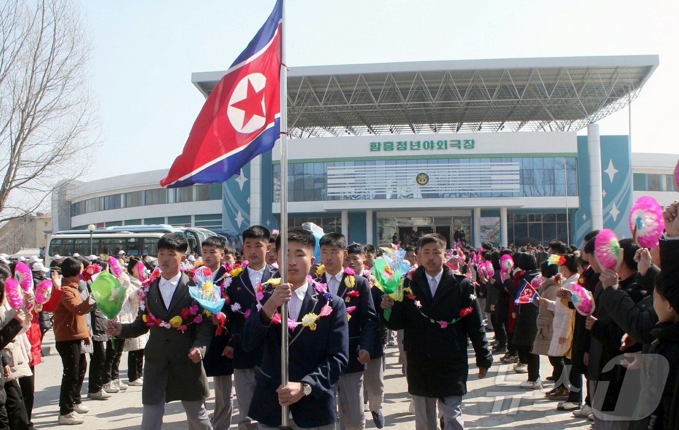 (평양 노동신문=뉴스1) = 북한 노동당 기관지 노동신문은 12일 "자강도 250여명 여성이 당 결정 관철을 위해 사회주의 건설의 영예로운 초소들로 연이어 탄원해 나가고 있다＂라고 보도했다. [국내에서만 사용가능. 재배포 금지. DB 금지. For Use Only in the Republic of Korea. Redistribution Prohibited] rodongphoto@news1.kr