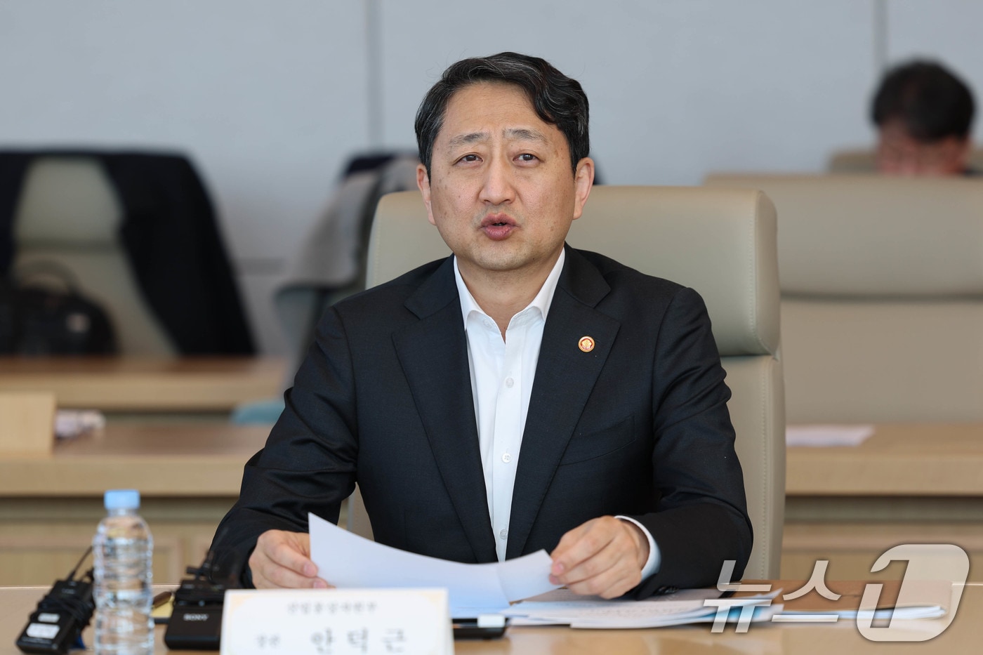 안덕근 산업통상자원부 장관이 13일 서울 강남구 포스코 회의실에서 열린 '미국 철강 관세 관련 업계 간담회'에서 미국 관세 조치에 따른 업계 영향과 대미 통상 대응 및 업계 대응 현황 등을 논의하고 있다. (산업통상자원부 제공. 재판매 및 DB금지) 2025.3.13/뉴스1 ⓒ News1 이연주 기자