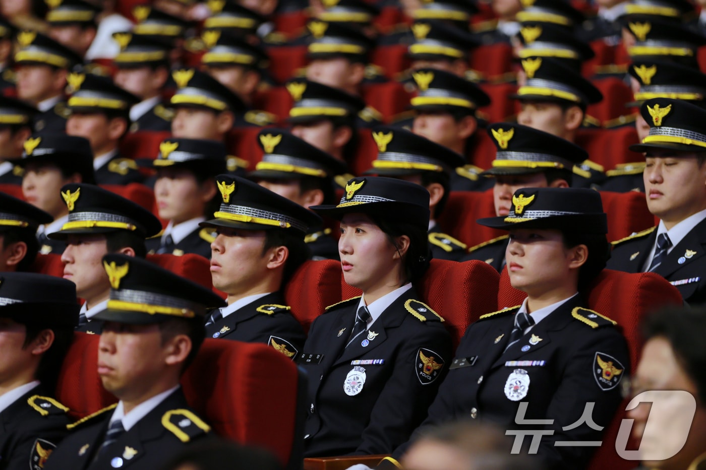 13일 충남 아산 경찰대학 이순신홀에서 열린 '2025년 신임경찰 경위·경감 임용식'에 신규 임용 경찰들이 참석해 있다 (경찰대학 제공. 재판매 및 DB 금지) 2025.3.13/뉴스1