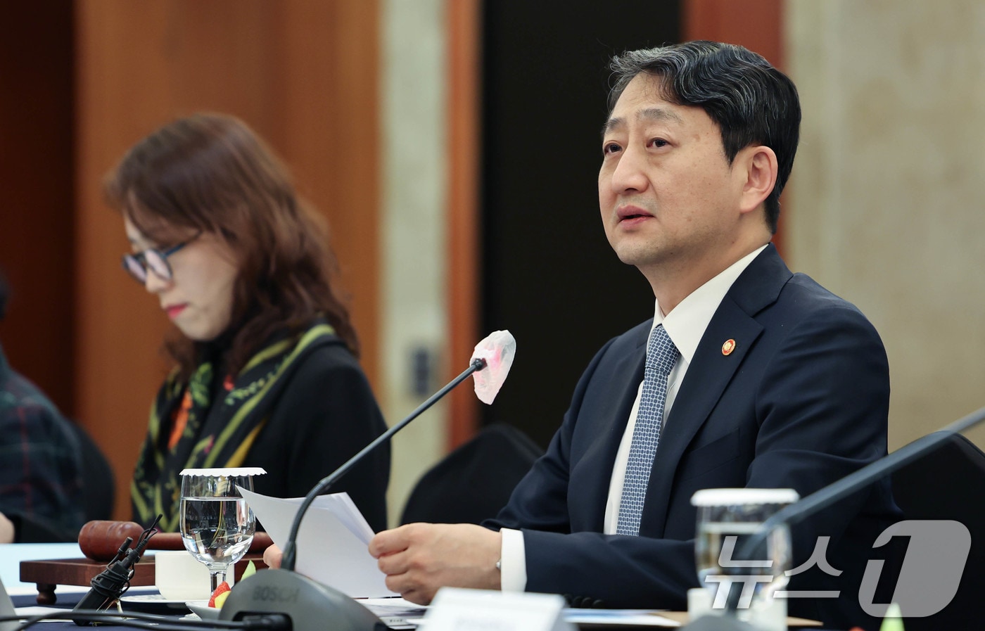 안덕근 산업통상자원부 장관이 서울 중구 롯데호텔에서 당연직·민간위촉직 위원이 참석한 가운데 열린 '제35차 에너지위원회'를 주재하고 있다. (산업통장자원부 제공. 재판매 및 DB 금지) 2025.3.14/뉴스1