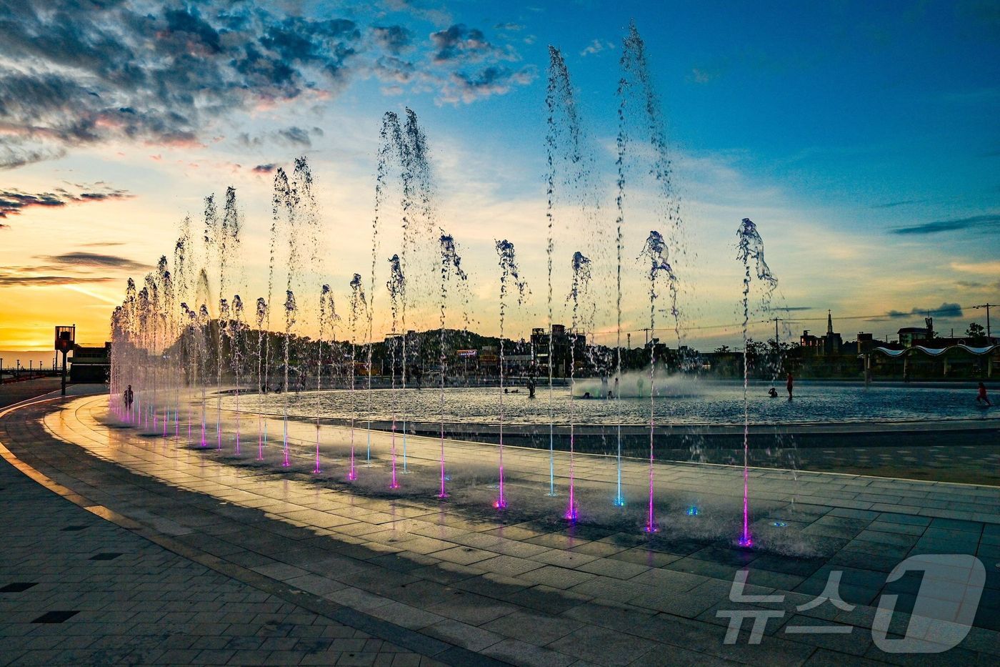 홍성 남당항 음악분수. (홍성군 제공. 재판매 및 DB금지) /뉴스1