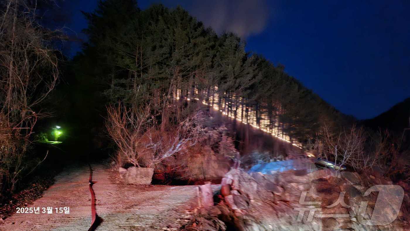 15일 오후 강원 횡성 청일면 유동리 산불 현장.(강원도소방본부 제공) 2025.3.15/뉴스1