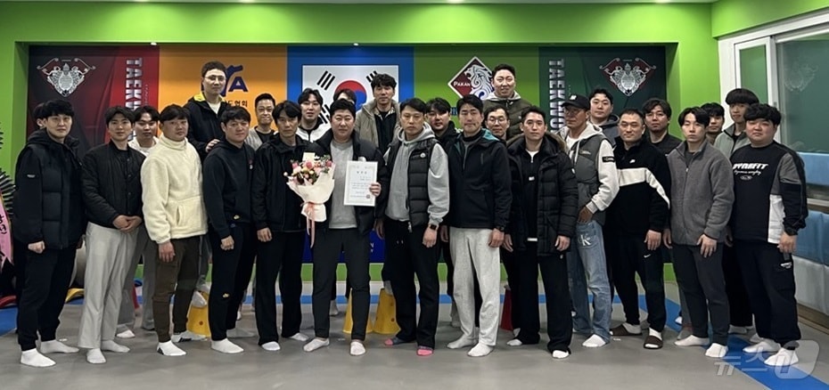 왼쪽에서 7번째부터 김종덕, 신창호 교수 (우송정보대학 제공.재판매 및 DB금지)/뉴스1