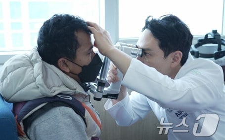 무료 안검진 의료봉사(아인병원 제공) / 뉴스1