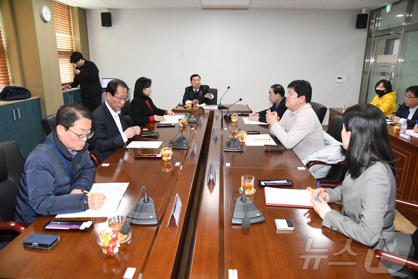 울산시의회 행정자치위원회가 17일 해오름동맹광역추진단을 방문해 3개 도시의 공동협력 및 핵심사업에 대해 논의했다고 밝혔다.(울산시의회 제공. 재판매 및 DB 금지) /뉴스1