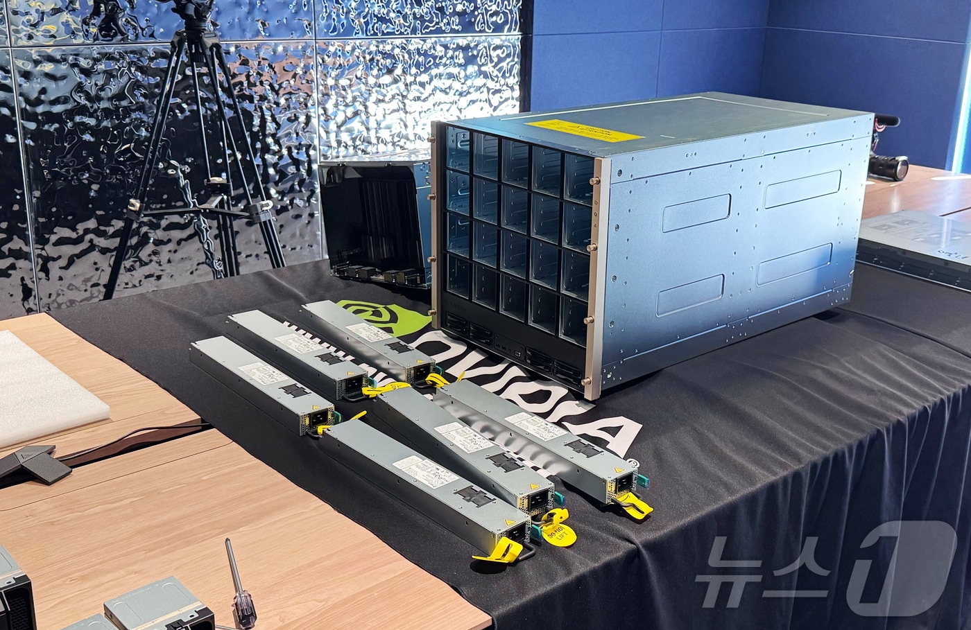 파일러가 도입한 엔비디아 DGX B200&#40;파일러 제공&#41;