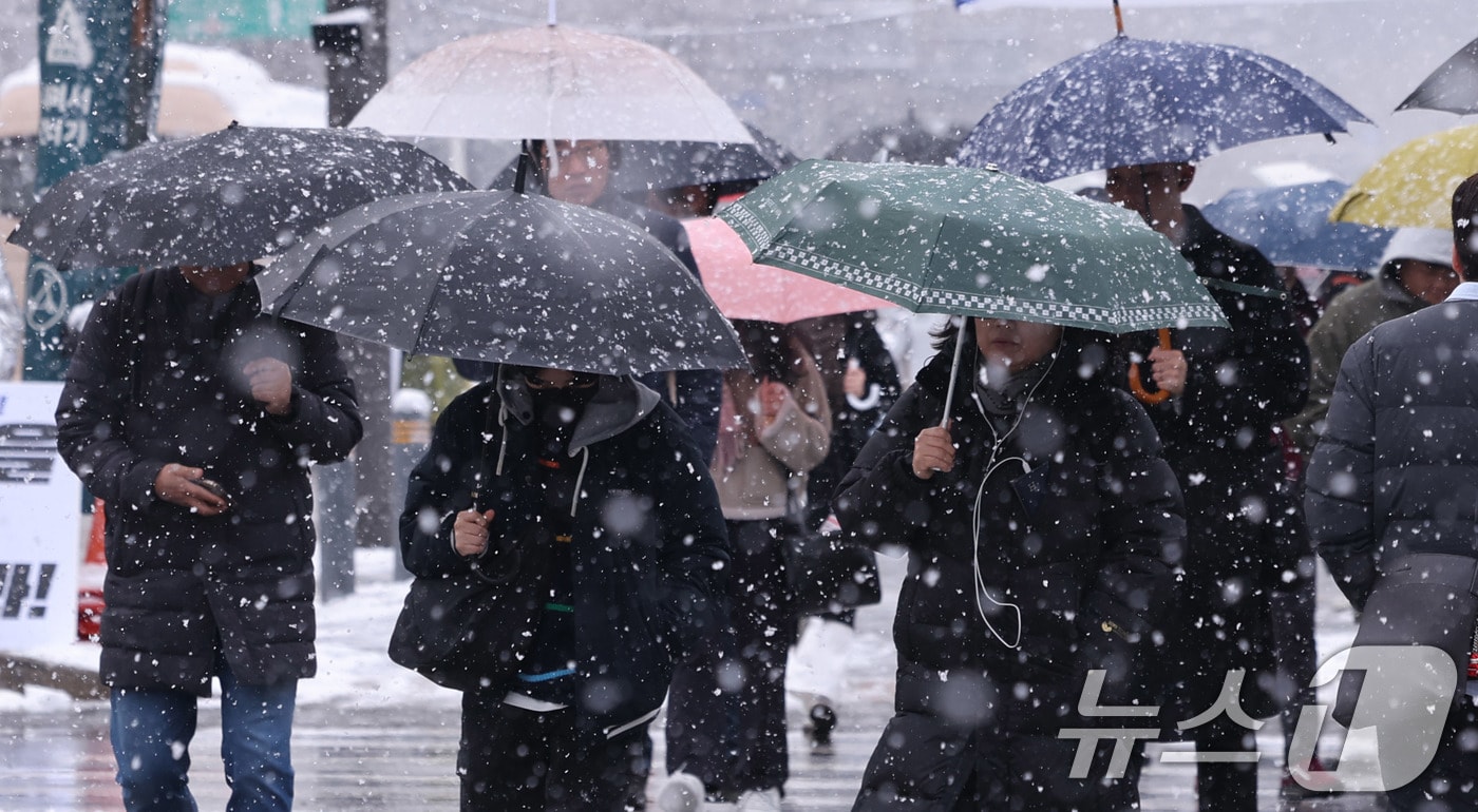 눈 내리는 거리.(뉴스1 DB)