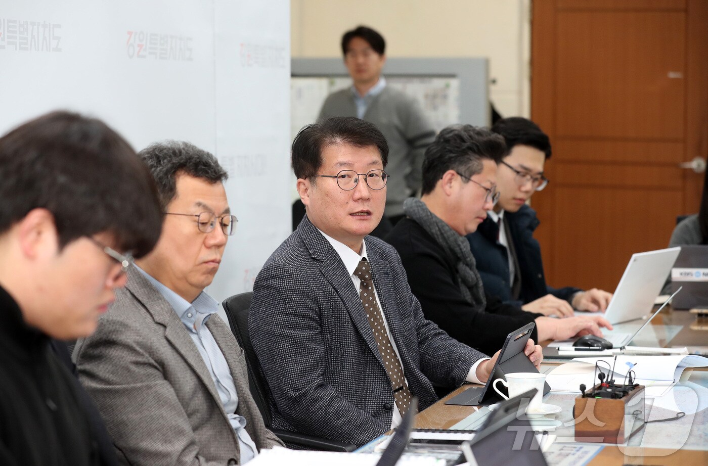 여중협 강원도 행정부지사가 19일 도청 기자실에서 간담회를 갖고 캠프페이지 부지에 대한 의견을 밝히고 있다.(강원도 제공, 재판매 및 DB금지)