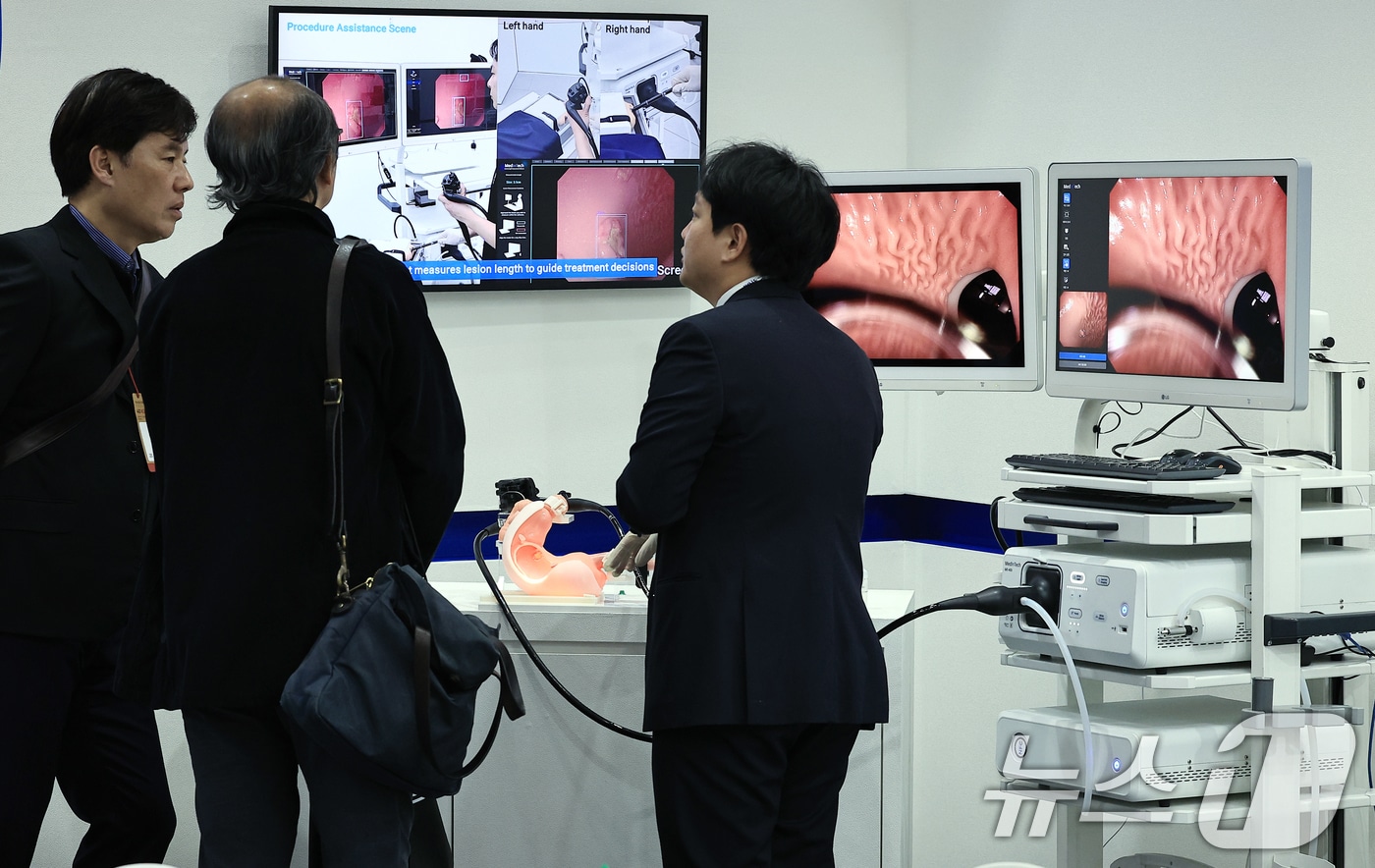 '스마트 내시경' 메디인테크, AI·로보틱스로 내시경 '한계' 정복한다[문... - 뉴스 썸네일 이미지