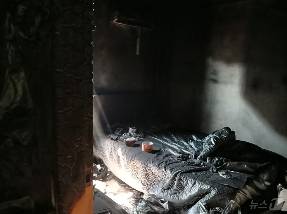 20일 낮 12시20분쯤 경북 포항시 북구 죽도동의 한 모텔에서 불이나 신원을 알 수 없는 1명이 숨진채 발견됐다.(경북소방본부 제공. 재판매 및 DB 금지)2025.3.20/뉴스1