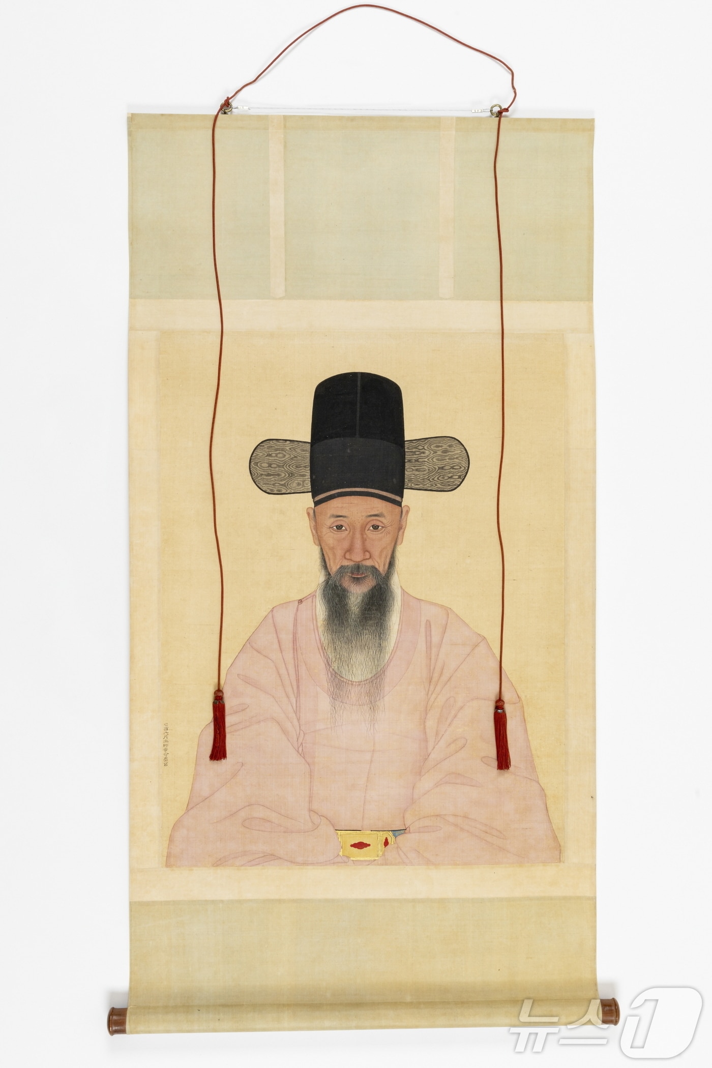 김희 초상 일괄. (한국유교문화진흥원 제공. 재판매 및 DB금지)/뉴스1