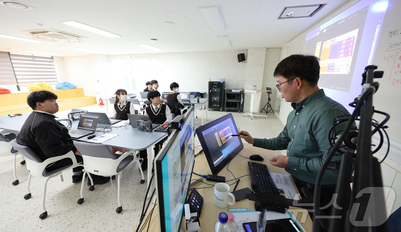 서울의 한 고등학교에서 수업이 진행되고 있다. /뉴스1 ⓒ News1 신웅수 기자