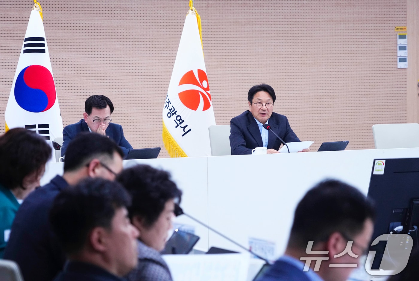 강기정 광주시장이 지난달 27일 오후 시청 중회의실에서 간부회의를 주재하고 있다.(광주시 제공. 재판매 및 DB 금지) 2025.3.27/뉴스1 