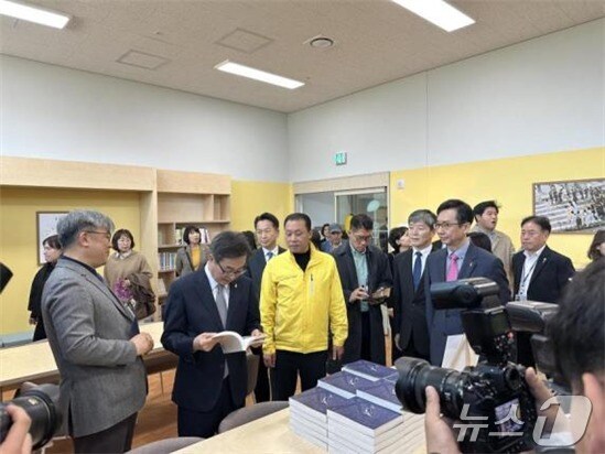보건복지부는 지난 26일 오후 3시 경기 안산시 단원구 안산마음건강센터에서 세월호 사고 유가족과 부상자의 의료·심리지원을 위해 건립된 안산마음건강센터 개소식을 진행했다고 27일 밝혔다(보건복지부 제공)