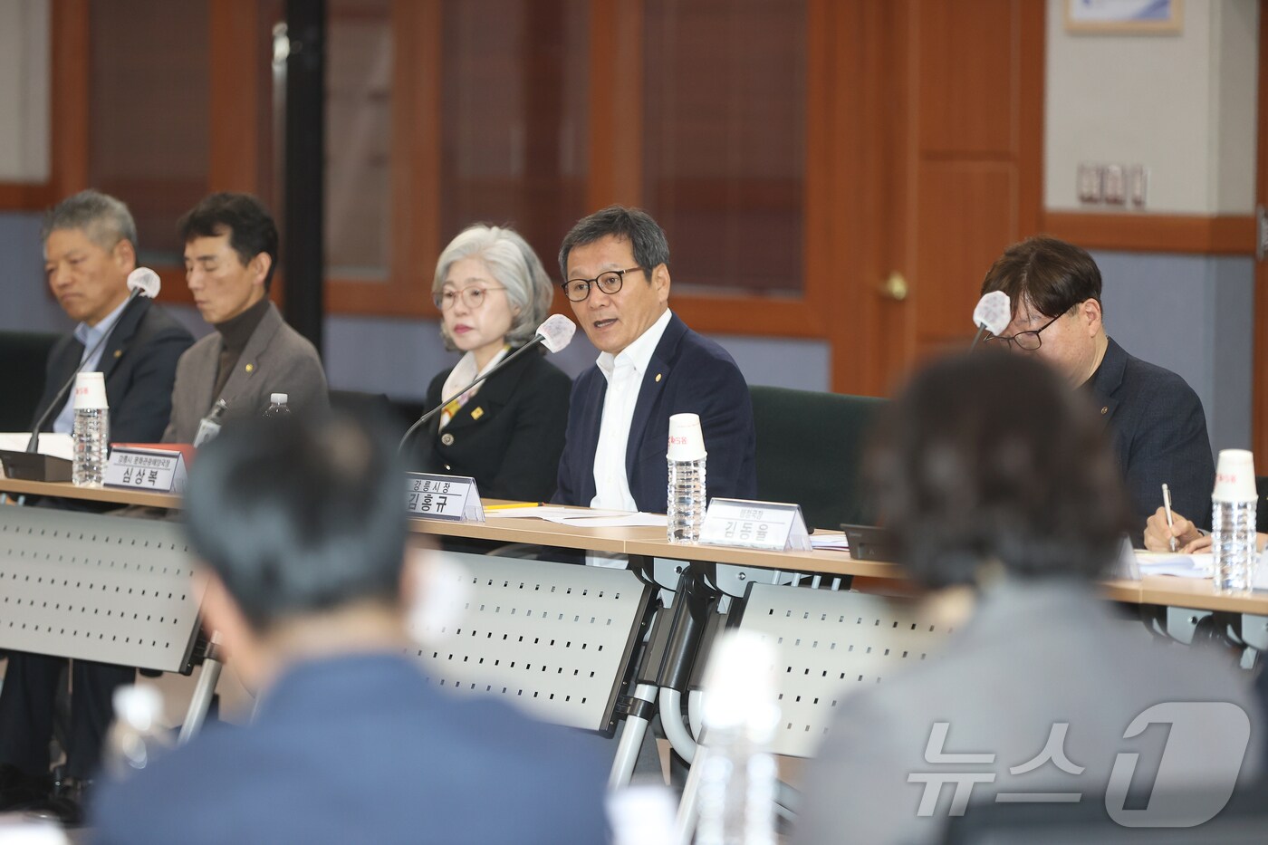 김홍규 강원 강릉시장이 28일 벚꽃축제 관련 긴급회의에 참석해 올해 축제 축소운영에 대한 의견을 밝히고 있다.(강릉시 제공, 재판매 및 DB 금지) 2025.3.28/뉴스1