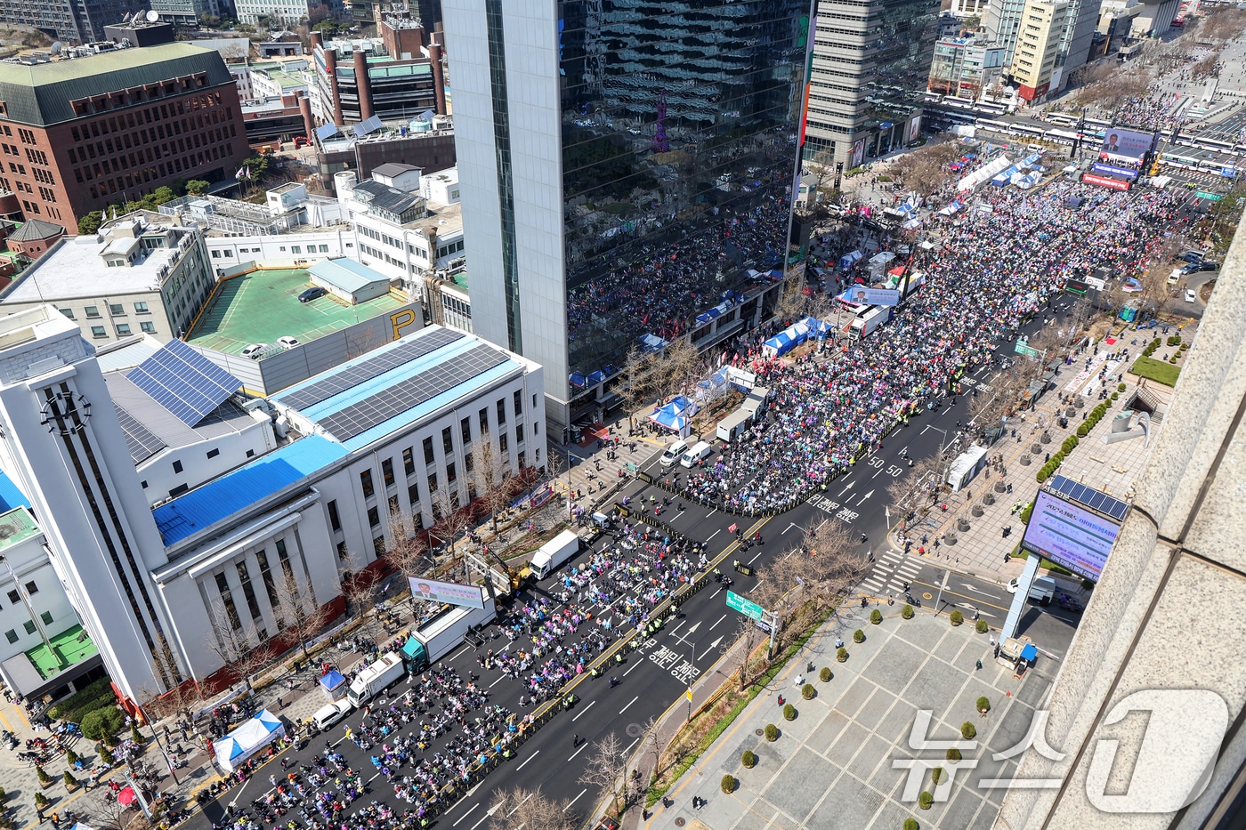 3월 29일 오후 서울 중구 세종대로와 태평로 일대에서 열린 집회2025.3.29/뉴스1 ⓒ News1 민경석 기자