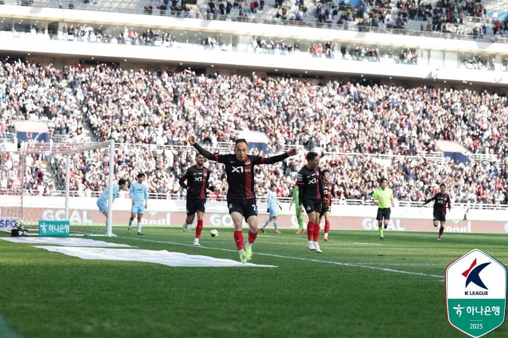 FC서울 문선민이 대구FC전에서 득점 후 기뻐하고 있다. (한국프로축구연맹 제공)