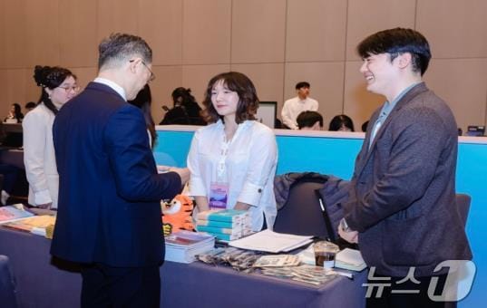지난 25일 중국 베이징서 열린 K-관광 로드쇼 in 베이징에 참가한 강원관광재단.(강원도 제공, 재판매 및 DB 금지)2025.3.30/뉴스1