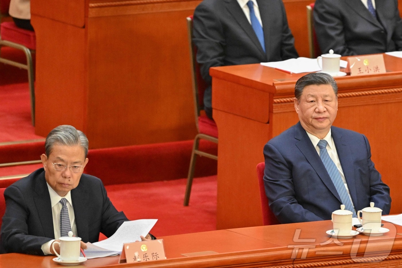 시진핑 중국 국가 주석이 4일(현지시간) 베이징 인민대회당에서 열린 전국 인민 정치 협상회의(정협) 개막식에 자오러지 전인대 상무위원장과 참석을 하고 있다. 2025.03.05 ⓒ AFP=뉴스1 ⓒ News1 우동명 기자