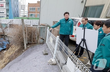 강원 원주시의 해빙기 취약시설 안전점검 자료 사진. (원주시 제공. 재판매 및 DB금지) 2025.3.6/뉴스1